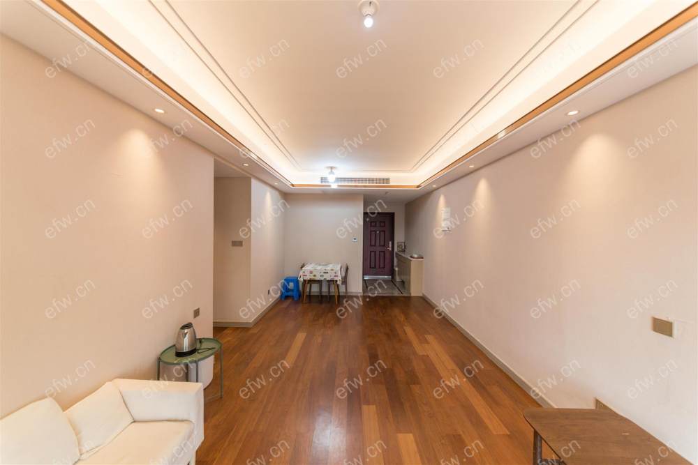 婚装全明东边户3房,绿地西水晶舍 格局工整合理