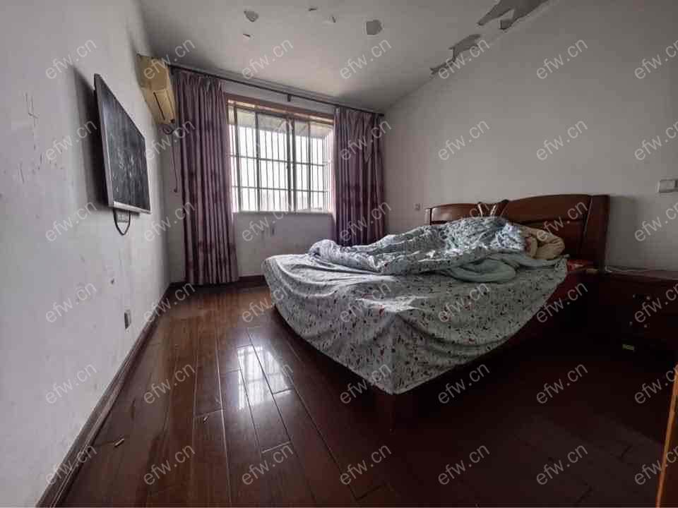 简装三房 顶带复 得房率高 诚意出售