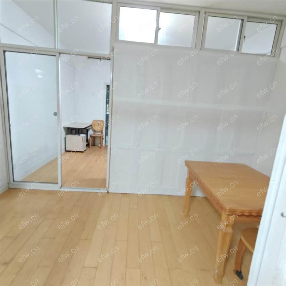 明发商业广场 厅悦尚奥莱内  朝北 屋内已做隔断 带阳台  有大露台