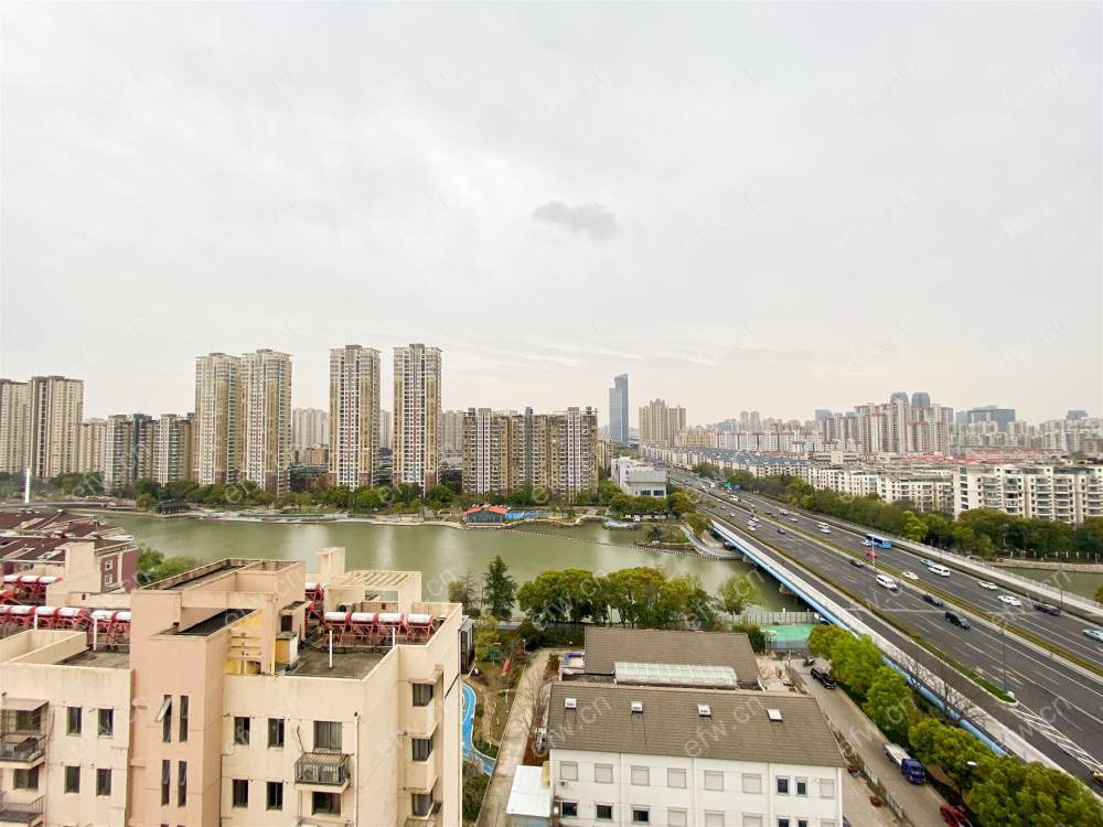 领包入住，一线河景房