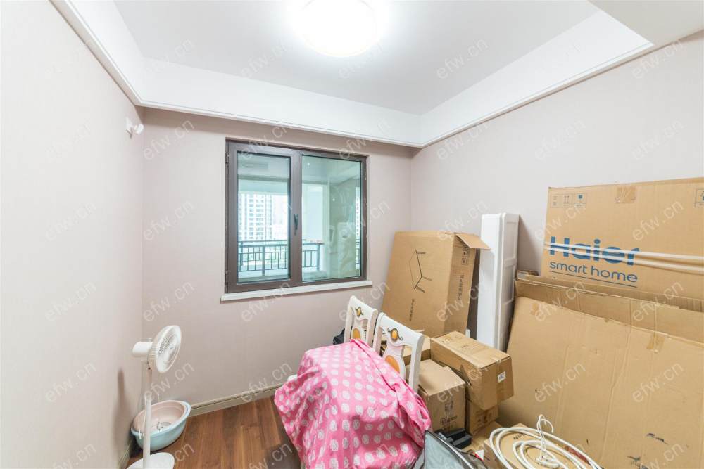 婚装全明东边户3房,绿地西水晶舍 格局工整合理