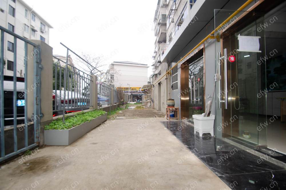 中联新村，一楼双院已开门，出行方便