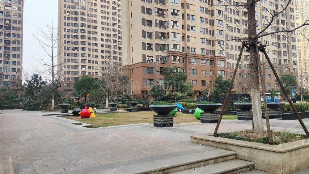 蓝光五彩城 精装三房两卫