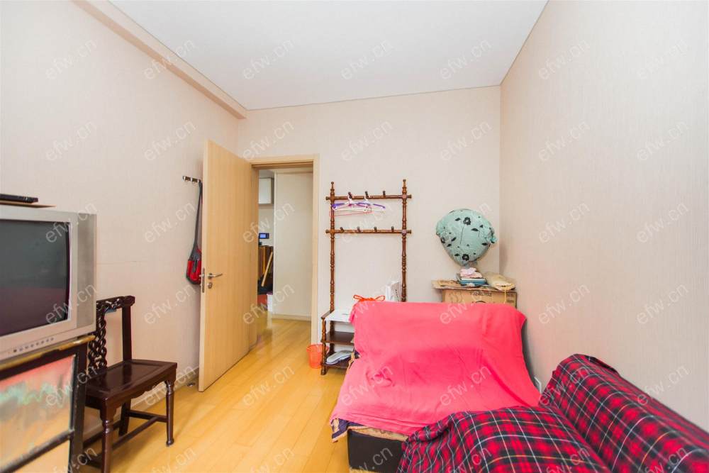 房东自住精装修看房提前预约