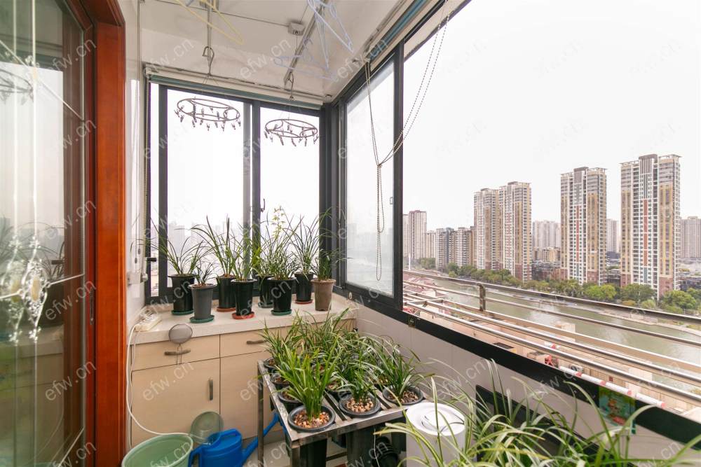 领包入住，一线河景房
