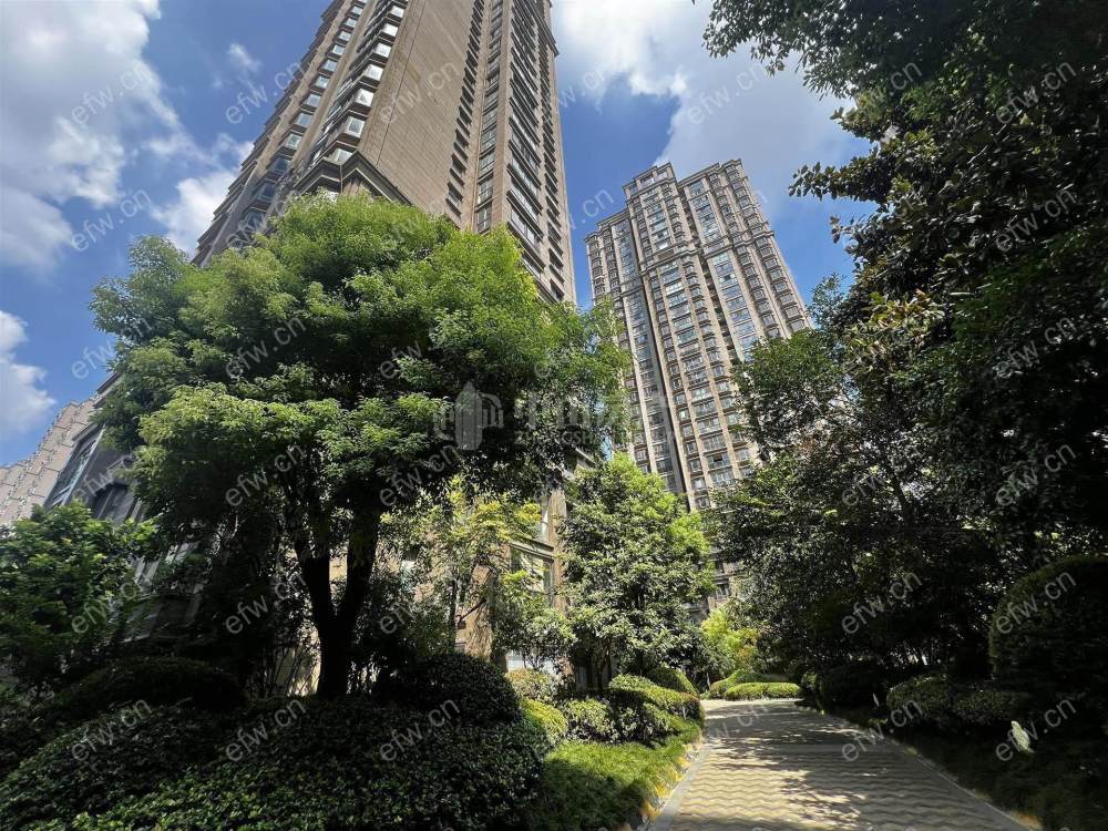 红豆人民路九号（红园） 4室2厅2卫 纯毛坯 随时看房 诚心出售