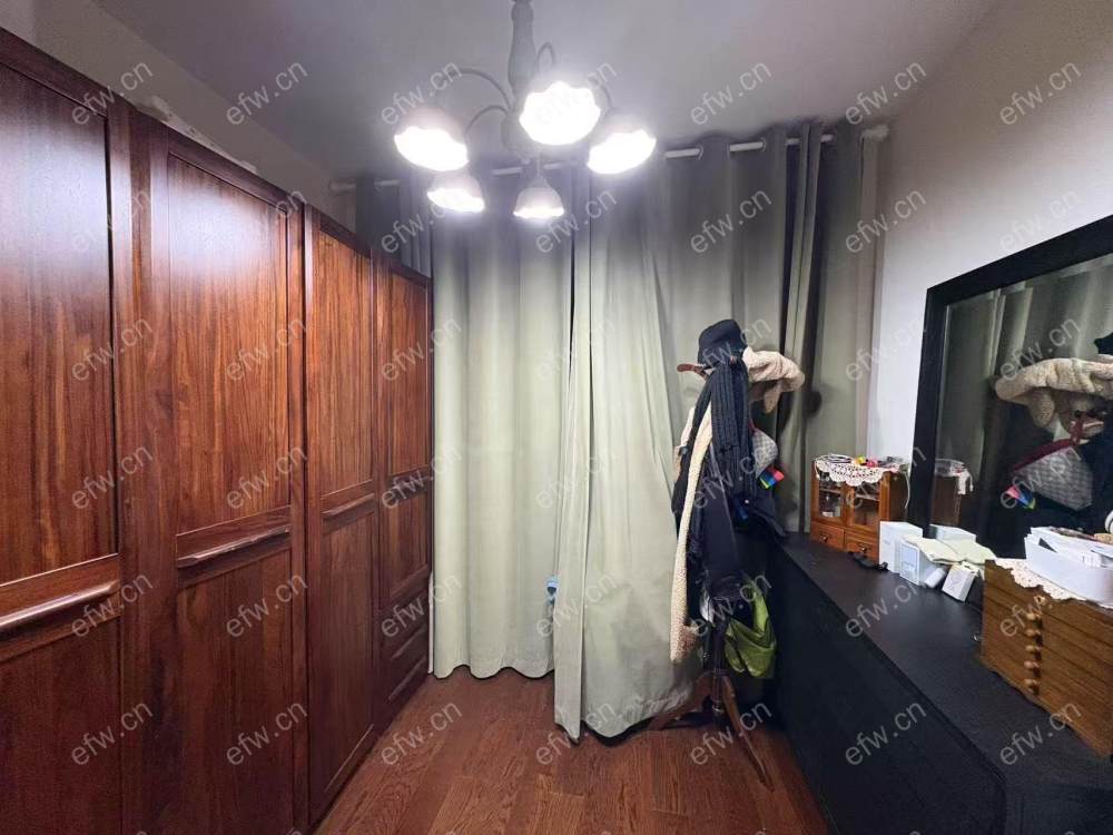 精装四房两卫