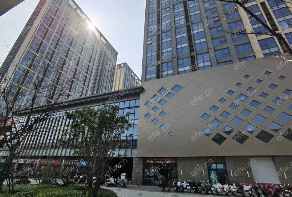 万荟城精装1室  随时看房 拎包入住