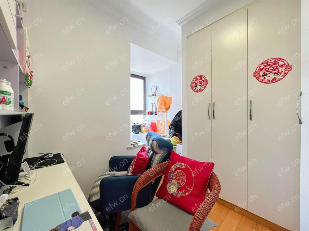 自住精装两室两厅一卫