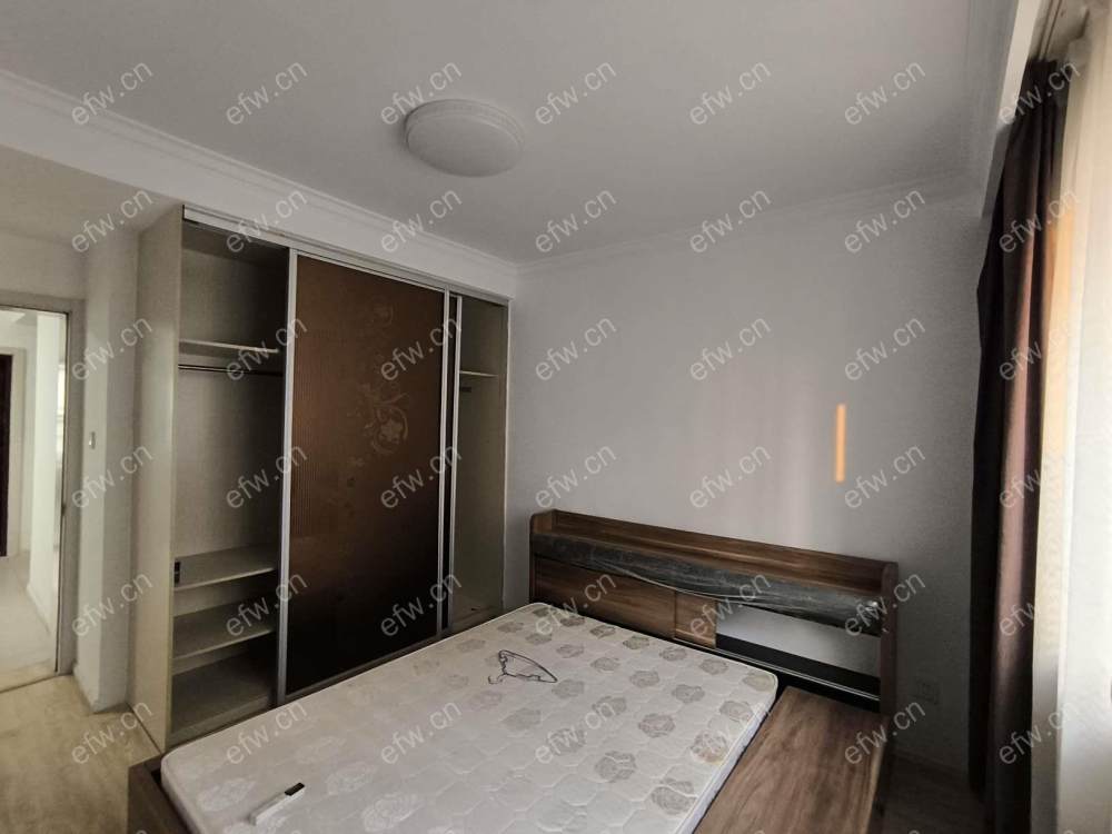 广晟苑精装1室  随时看房 拎包入住，看房钥匙在楼下易居房友