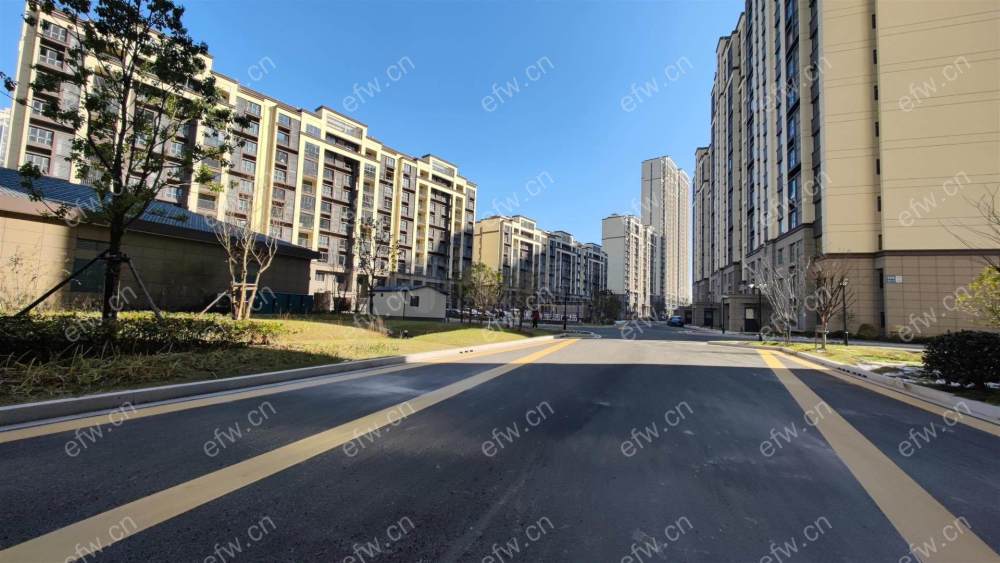 资景，毛坯，看房随时。.提前打电话