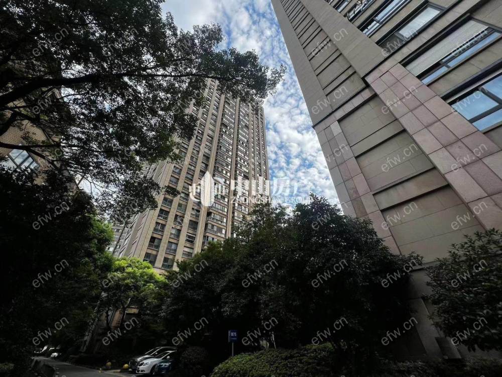 地铁口，金域缇 香3房，可议价