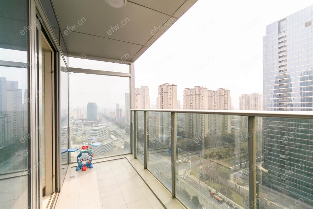 蠡湖香樟园 大平层精装四室三卫