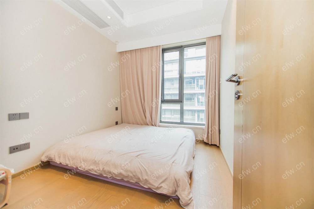 低密度社区 纯叠墅 中叠带花园