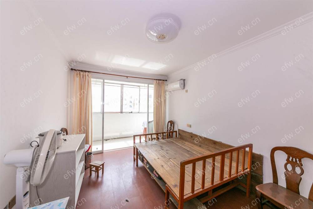 village 经典room房 东边户 全明 精装修！