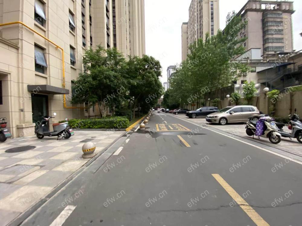 三开间朝南，大王基地铁口