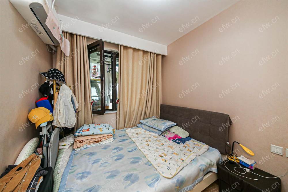 三室，开发商装修房东要求先看照片 能接受价格在看房   自住装修  家里有宝宝