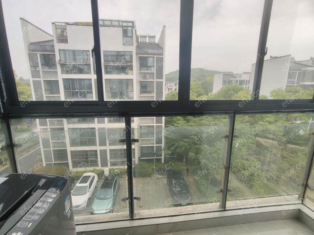 大渲北苑精装三室出租，小区环境好