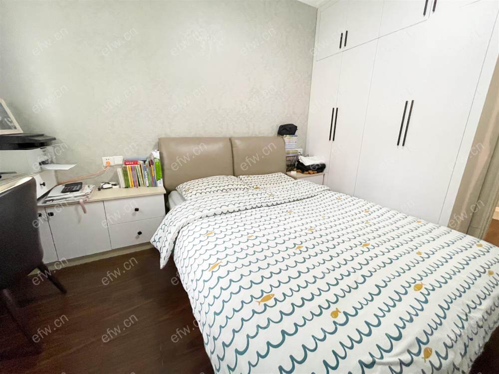 融创玉兰公馆（惠港玉兰苑）三区位置好，环境优雅，127平米精装4房