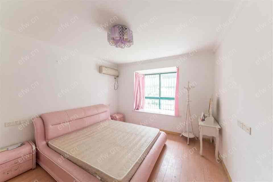 精装两室出租，拎包入住