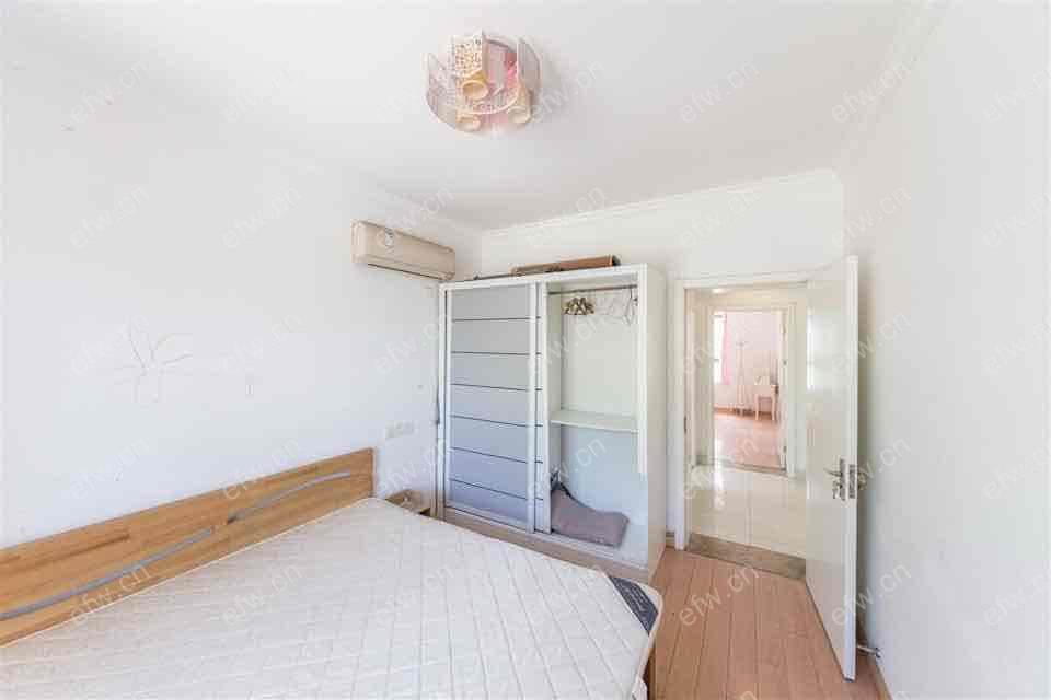 精装两室出租，拎包入住