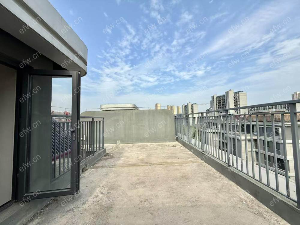 次新房没住过人，看房方便