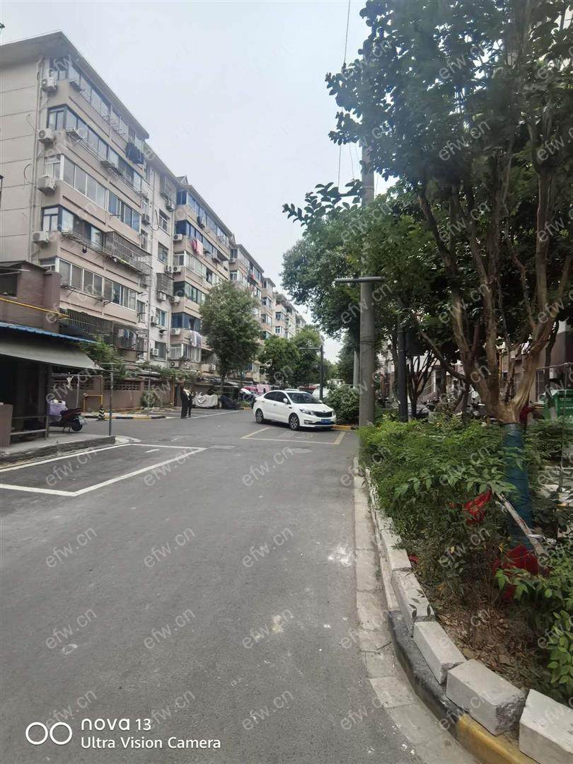 精装两房，家电家具齐全，出入方便，拎包入住，