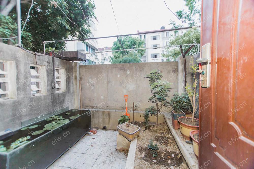 沁园新村社区  2室   竖套 有院