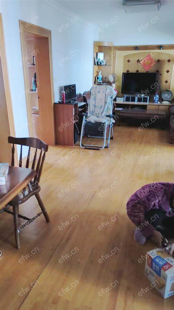 羊腰湾支路三室一厅出租，老式精装修拎包入住没有出租过
