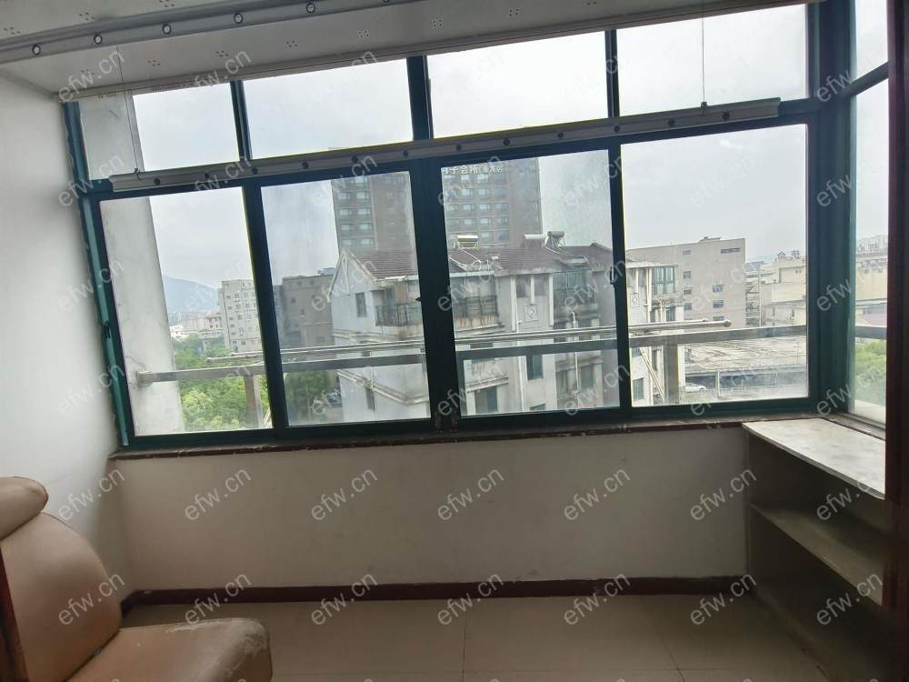 金龙公寓一期 2室1厅，开门密码  123123#