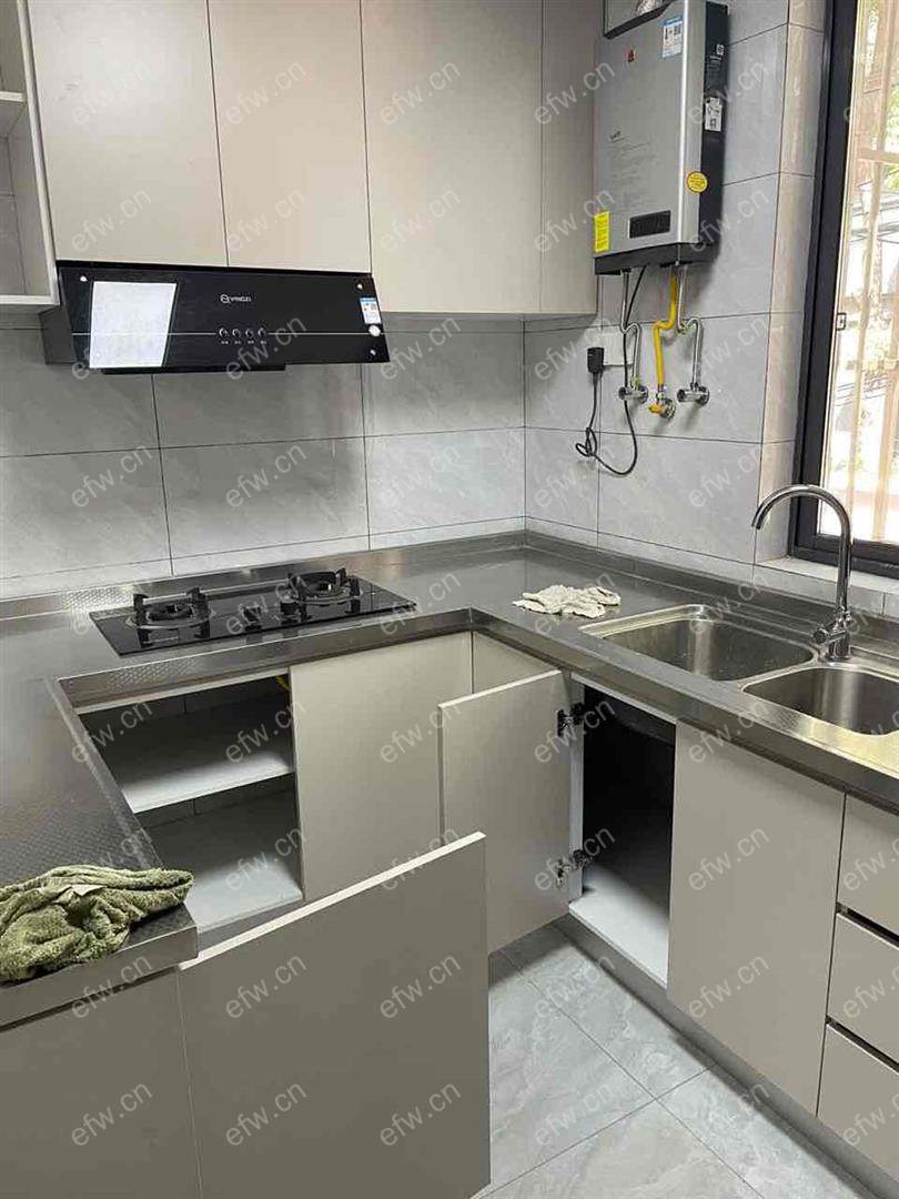 茂业地铁旁 房东自住装修 出租