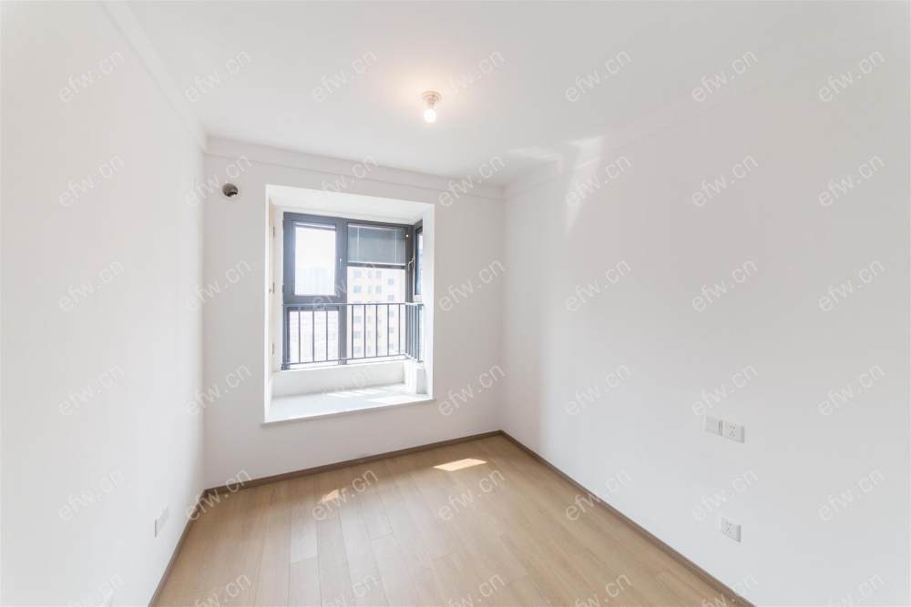 3房豪装拎包即住,新惠东里（锦数双河苑）尽享优雅品质,多重阳台+飘窗