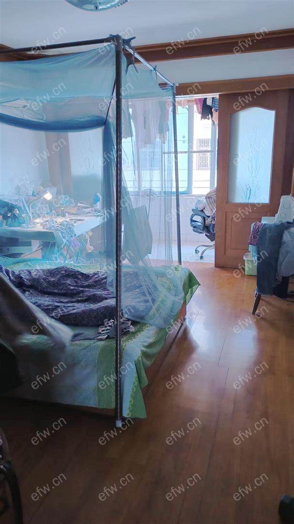 羊腰湾支路三室一厅出租，老式精装修拎包入住没有出租过