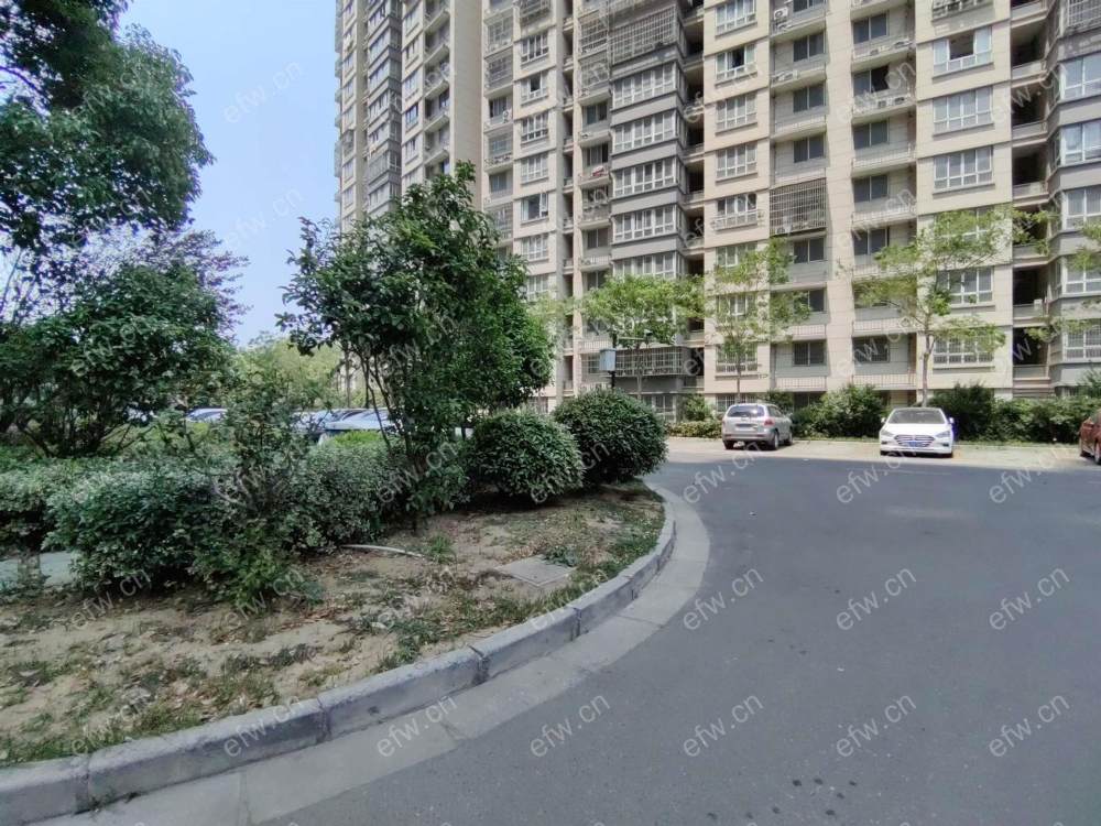 龙塘西苑精装三房二卫拎包入住