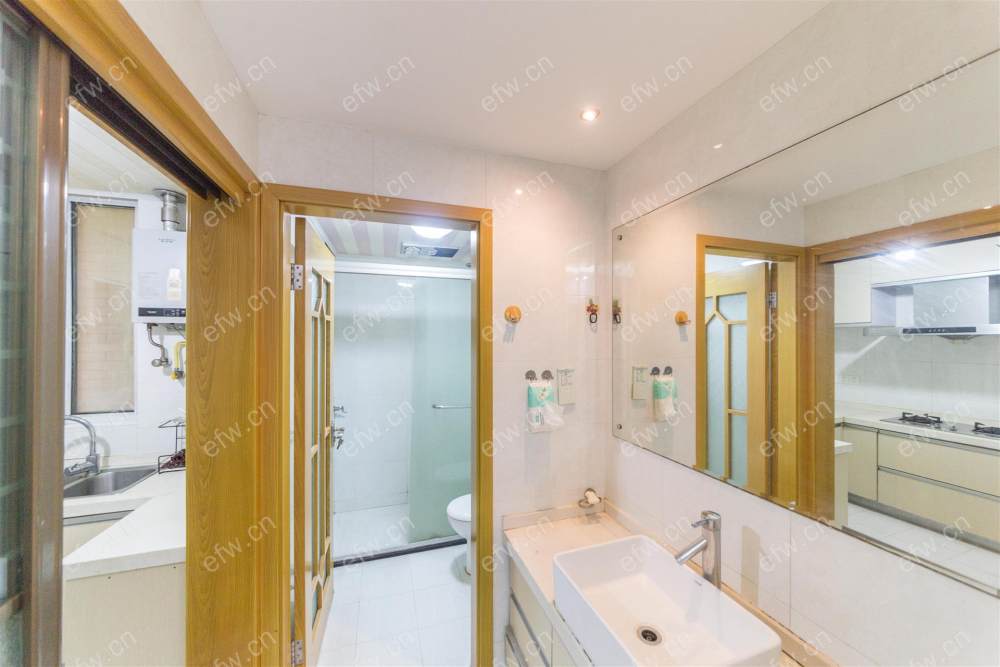 village 经典room房 东边户 全明 精装修！