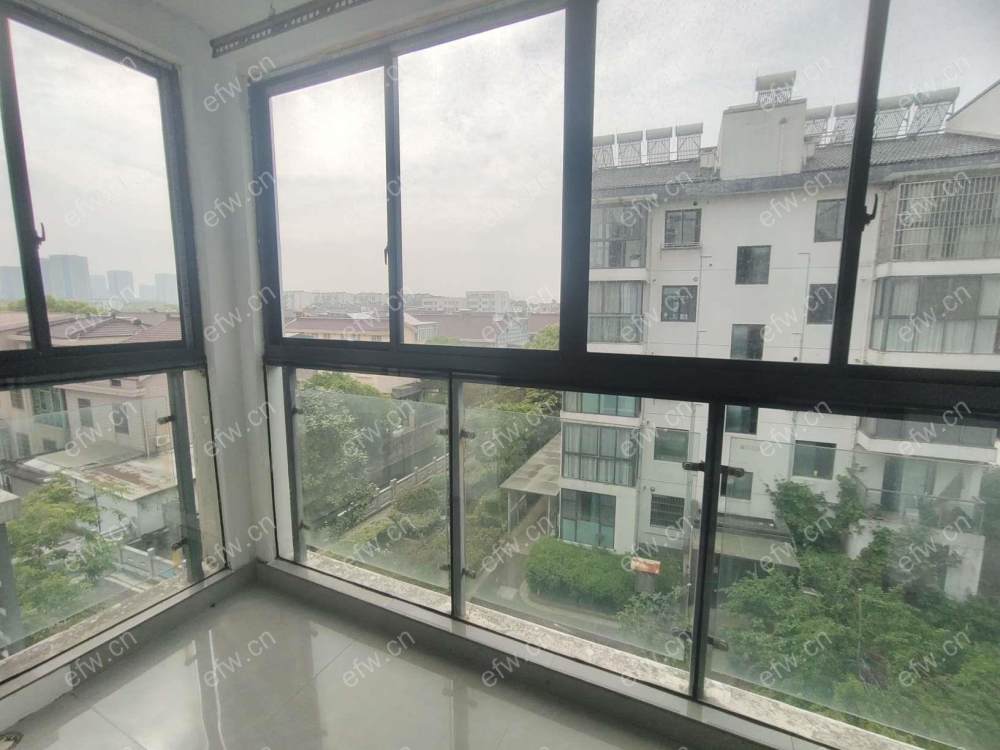 大渲北苑精装三室出租，小区环境好