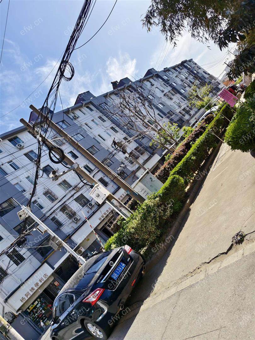 羊腰湾支路三室一厅出租，老式精装修拎包入住没有出租过