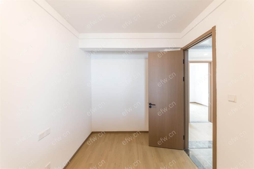 3房豪装拎包即住,新惠东里（锦数双河苑）尽享优雅品质,多重阳台+飘窗
