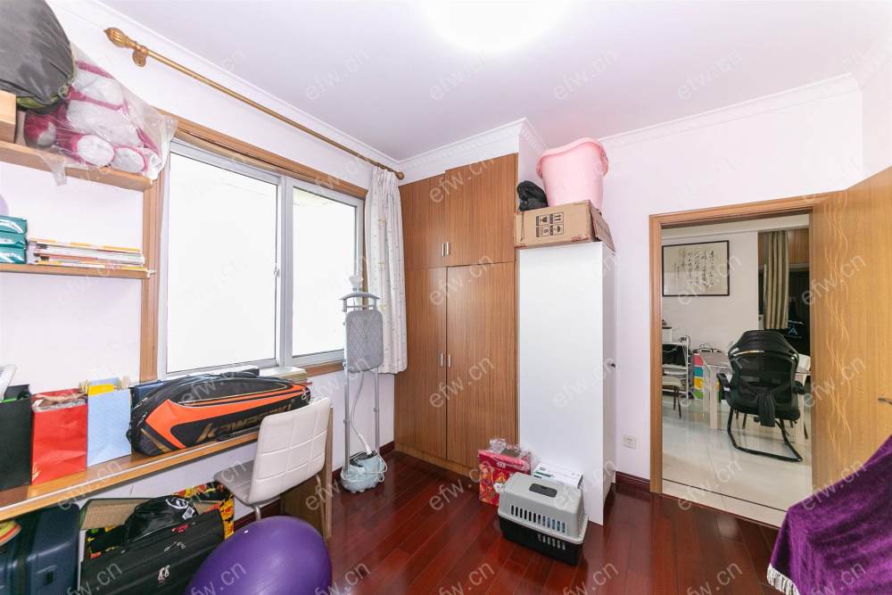 village位置好，环境优雅，area平米精装room房