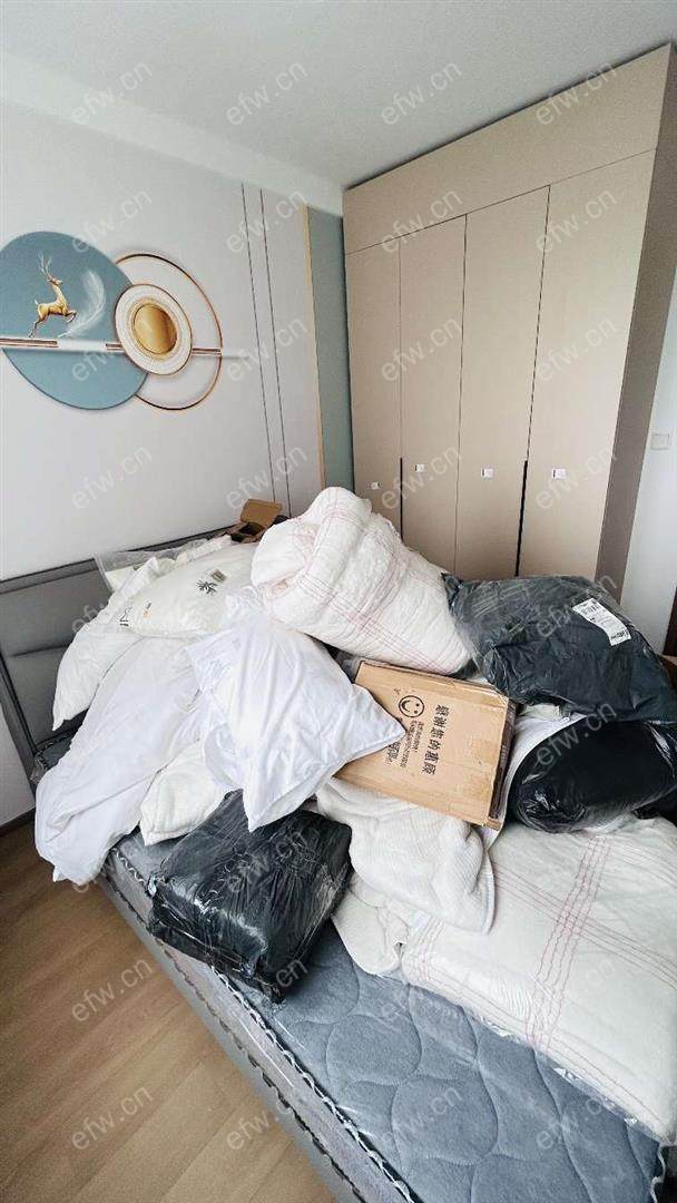 精装3房，全新家具 看中可谈.......