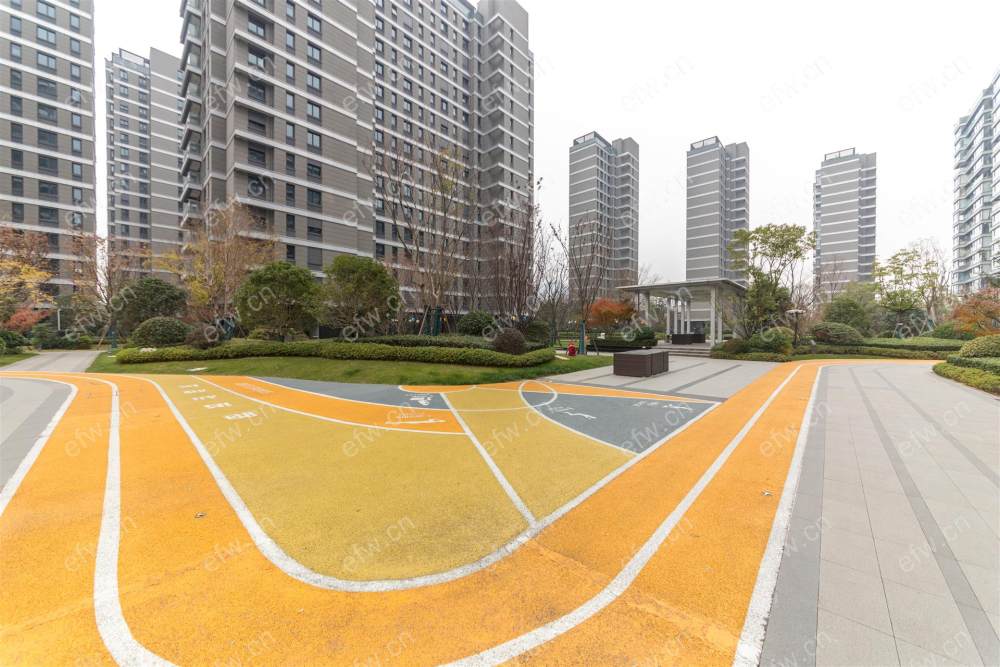 五恒系统 梁溪区天花板 山河万物精装修三房 新房未住过人