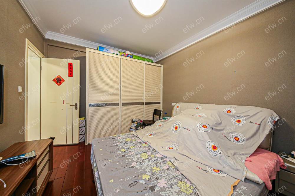蔚蓝观邸 自住结婚装修 诚心出售