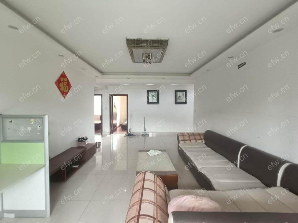 精装修，拎包入住，家具家电齐全