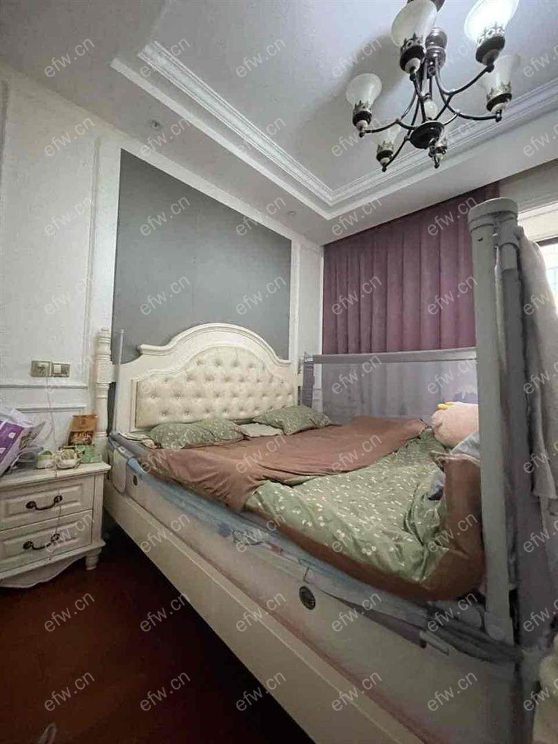 洋房中间楼层装修精装修