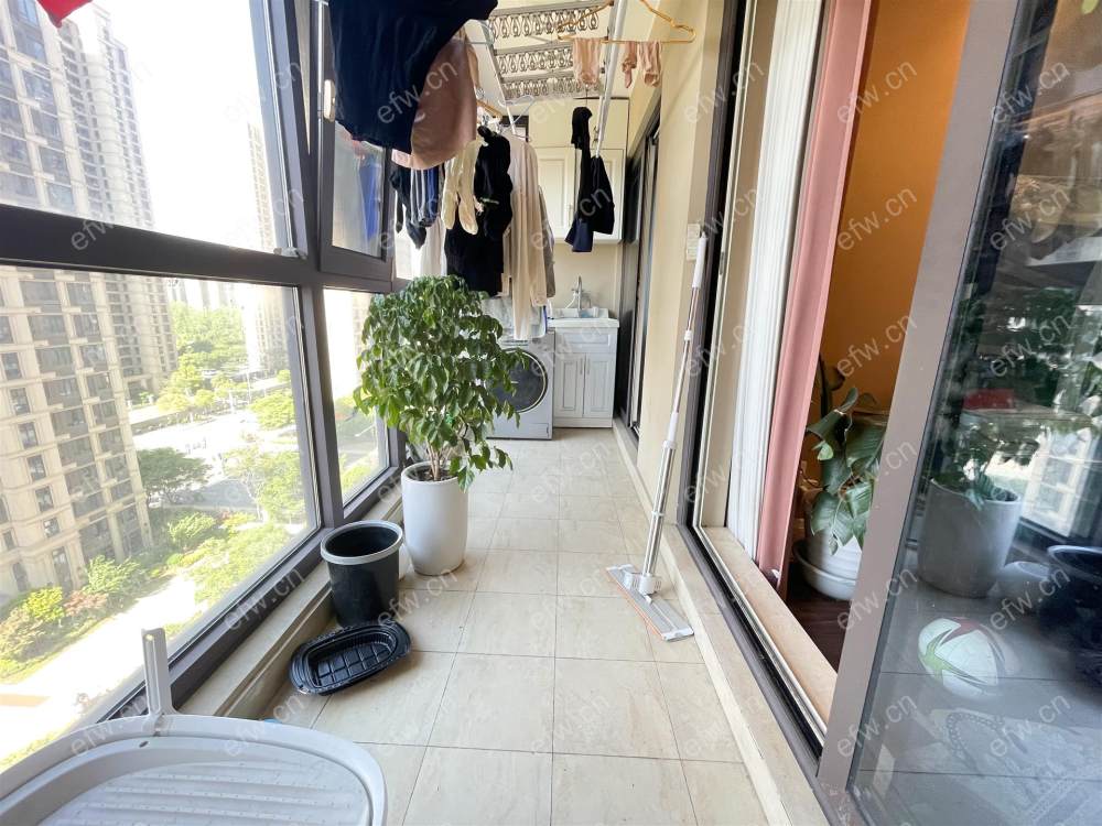 玉兰二区精装大四房中间楼层