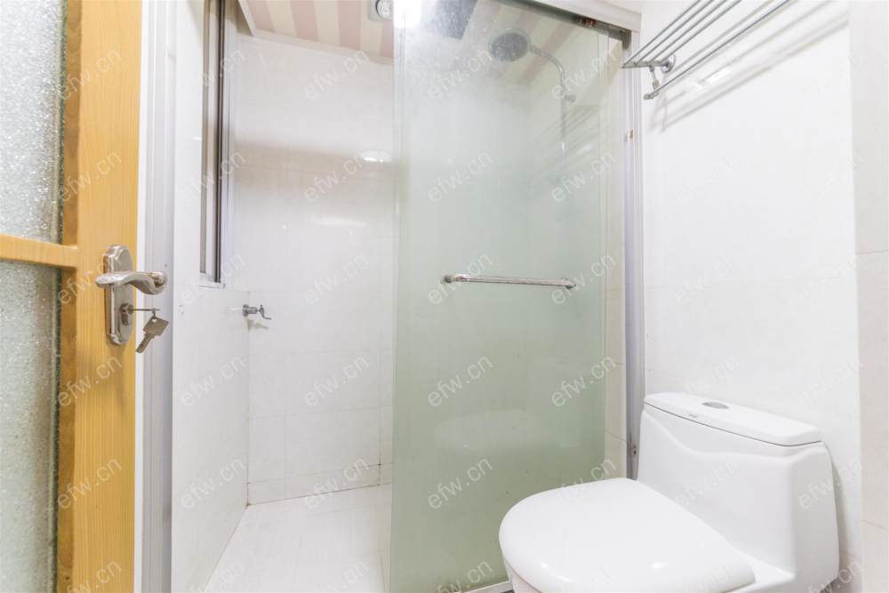 village 经典room房 东边户 全明 精装修！
