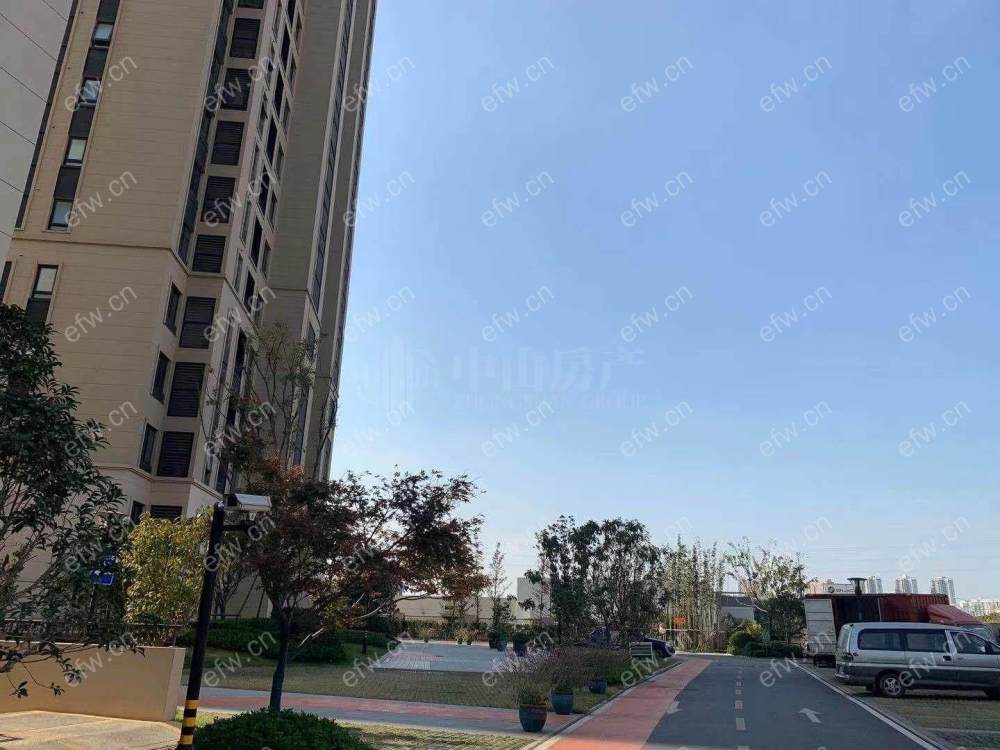 连元街分校 小区前排  采光非常好 无遮挡