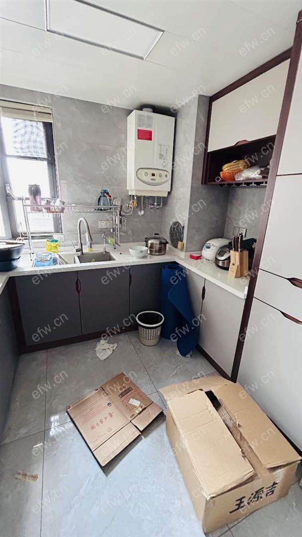 金鼎广场(人民中路118)精装修三房拎包入住