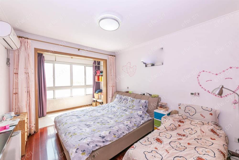 village位置好，环境优雅，area平米精装room房