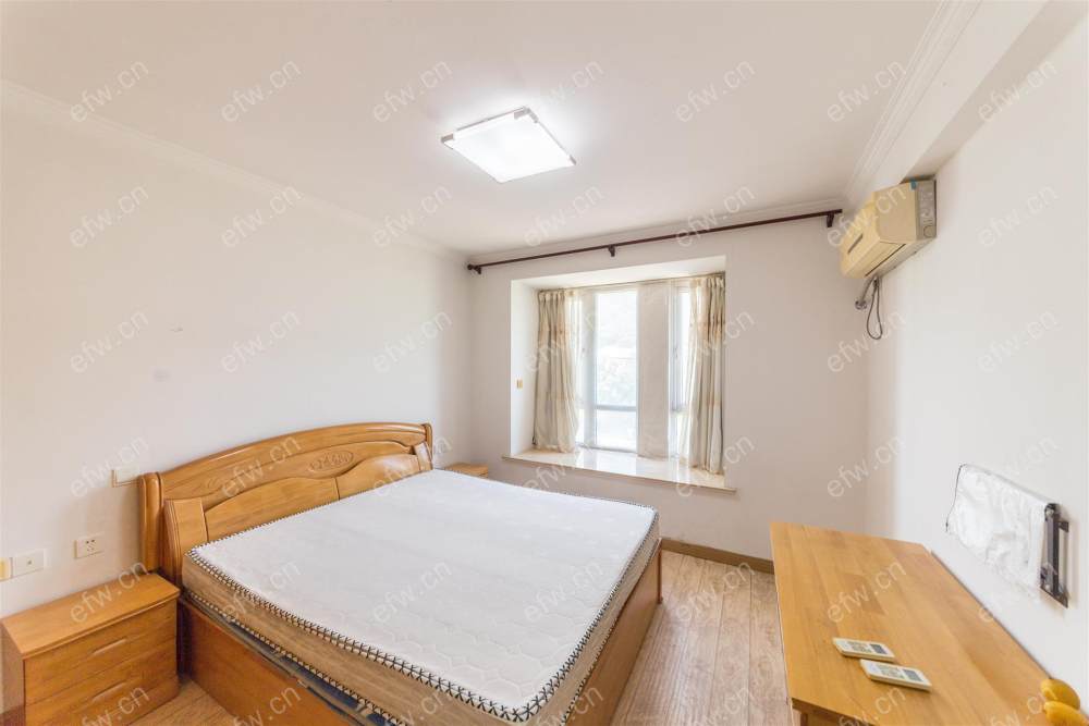 village 经典room房 东边户 全明 精装修！